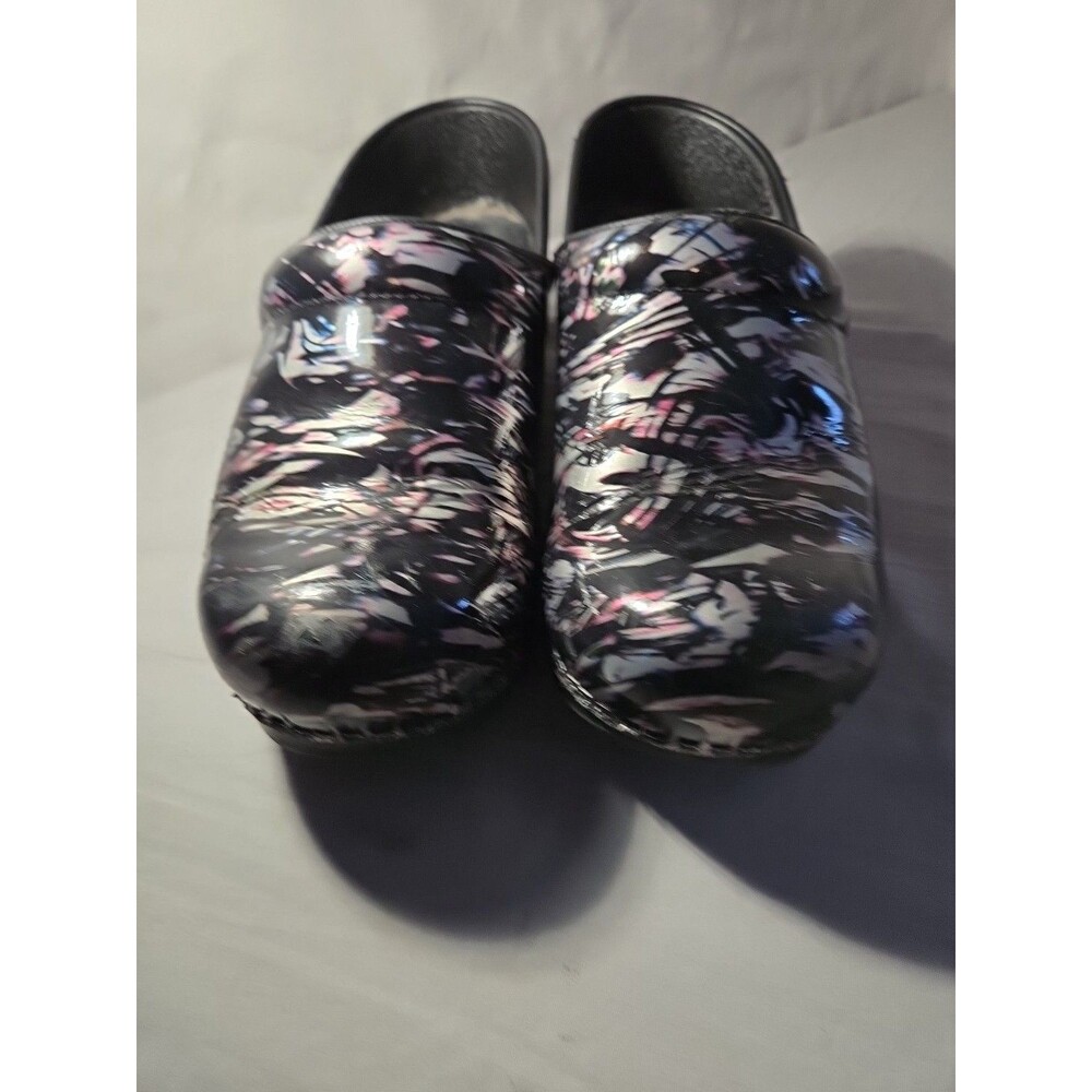 Dansko Women’s Black/Silver Leather Clogs Slip On Shoes Size 39 or 8.5/9
